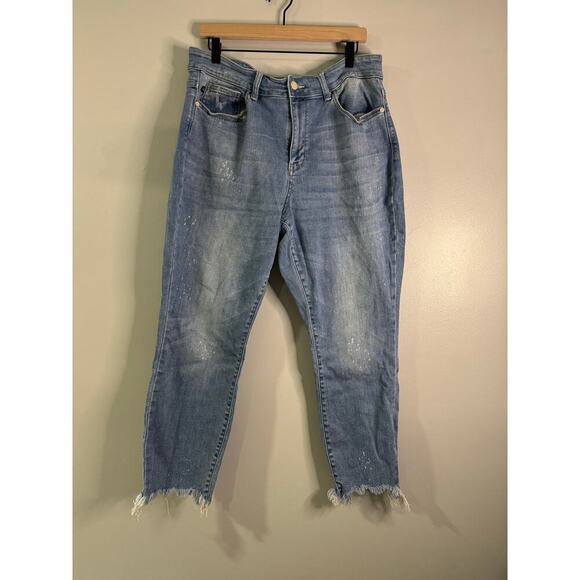 Judy Blue PLUS 20W Light Wash Raw Hem Skinny Jeans Splatter - Picture 1 of 6